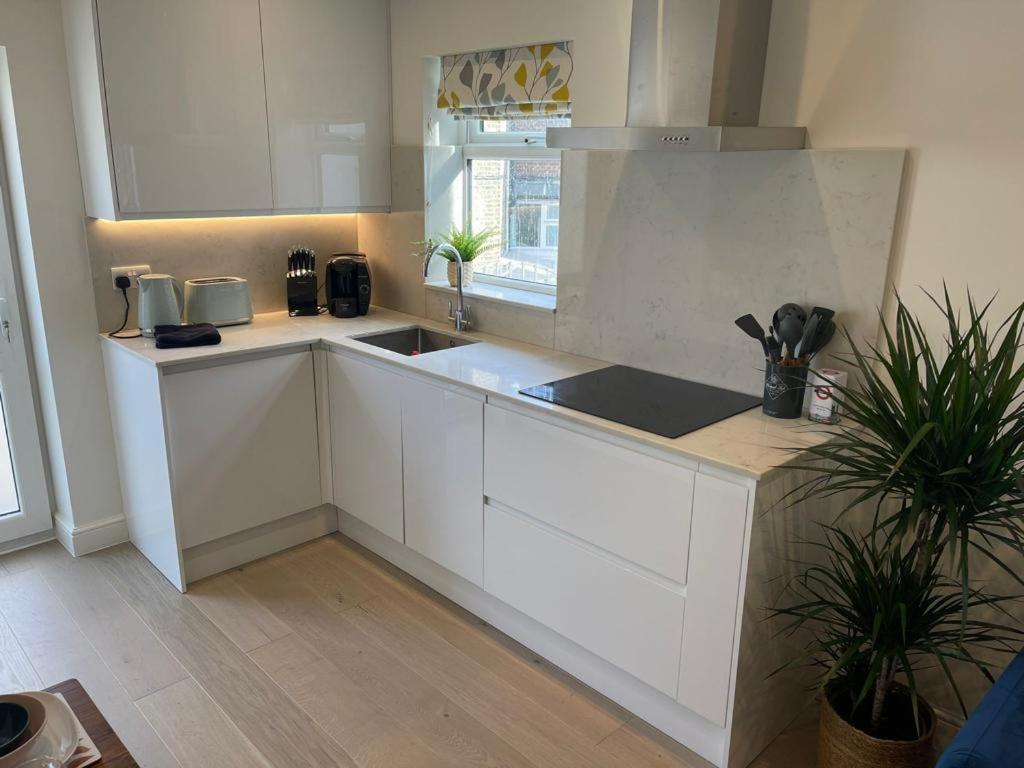 Two Bedroom Apartment - London Kültér fotó